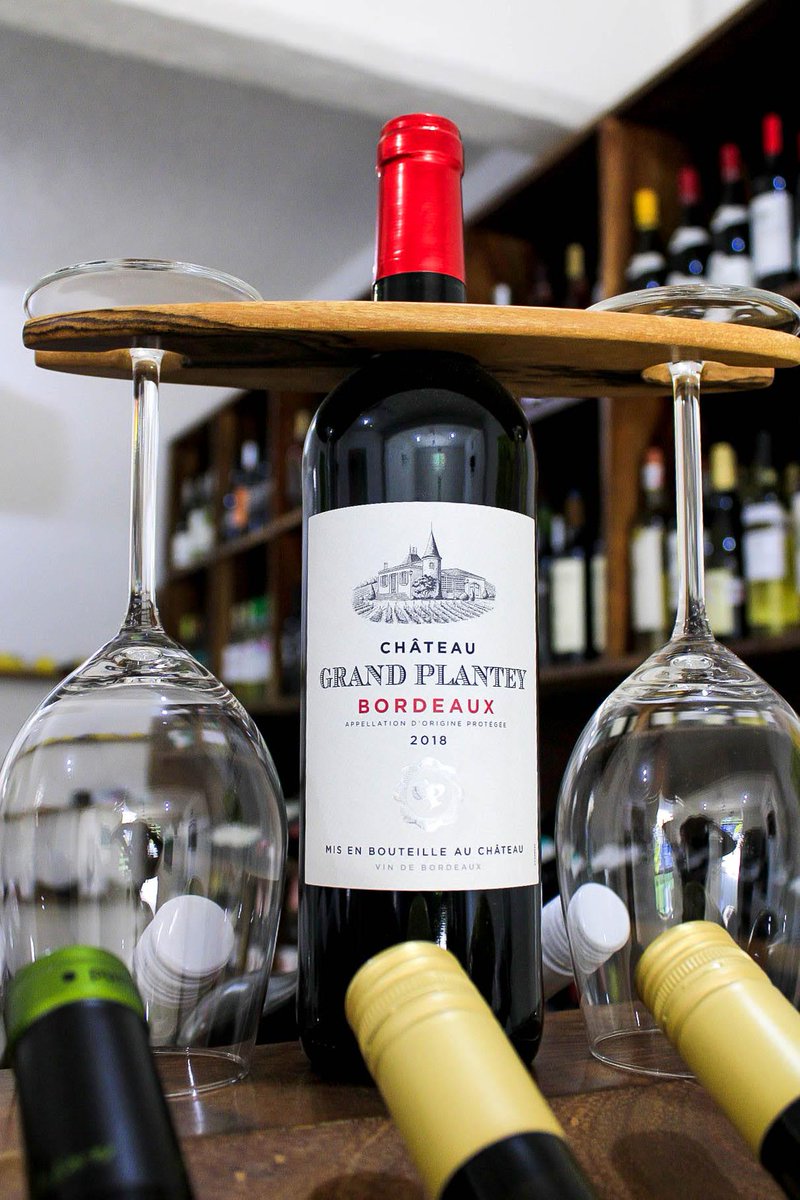 inquetus's tweet photo. Nuevo lugar en #Zihuatanejo para disfrutar de vinos y charcutería fina, por copeo o botella. https://t.co/vtboDxzvN3 https://t.co/VsEZJ3uT4Z