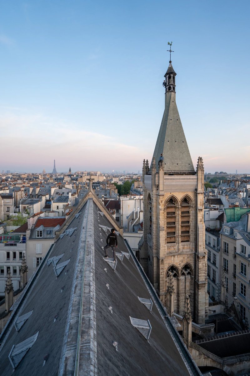 SuperchiefNFT's tweet photo. Can’t believe we’re actually showing in PARIS‼️🇫🇷

So happy to be showcasing these beautiful photos of the city from @Sico2t ❕

✨
ON VIEW TODAY 
✨

This 1/1 is available now on @foundation ⤵️
https://t.co/3r3FMERDmj

Makes for a perfect @nft_paris souvenir 💙 https://t.co/L7Ducs3rbW