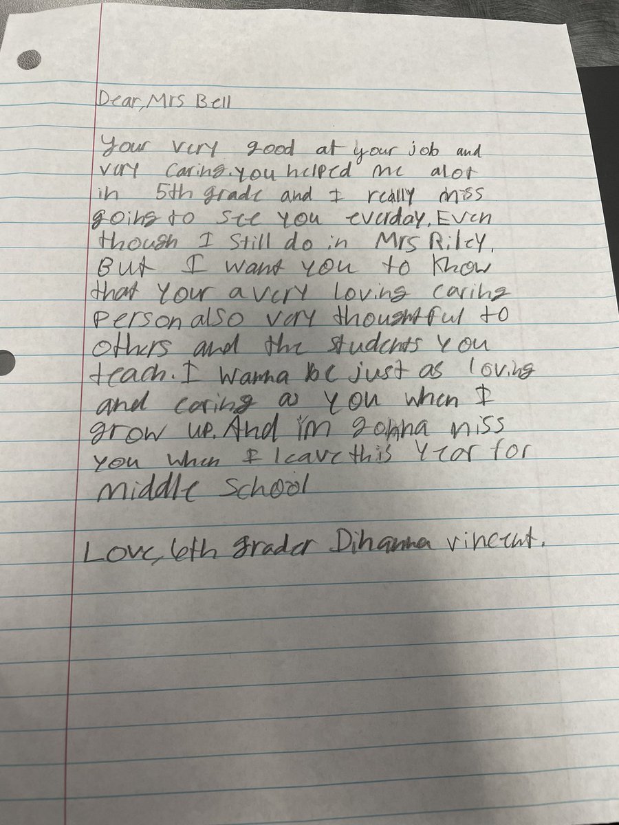 KathrynHBell's tweet photo. This just warms my heart 💗 thank you @SydneyBateman6 for sharing these letters! ✈️✈️ #RISDLitandInt #risdbelieves #RISD_Soar #SREEaglesRise https://t.co/kKy0Q7ZAjV