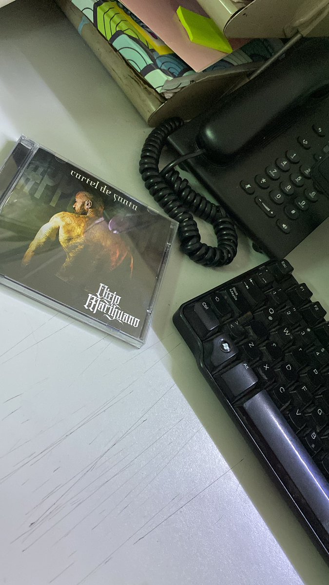 SoyLaAboguapa's tweet photo. Viernes de loquear en el trabajo, porque en una oficina de la 4T aún tenemos computadoras para CD 💿 por cierto #PPCSALVC ¡bonito viernes! https://t.co/HejEEJGu1w