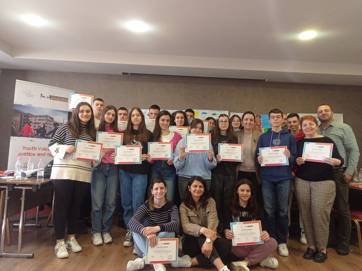 tdh_albania's tweet image. 👭Youth empowerment journey has started, through #YouCreate for the youth leaders from Tirana, Elbasan, Dibra and Fieri. This training is organized in the framework of “Youth Voice for Justice and Rights” project, implemented by Tdh and funded by @AustrianDev 
@ADCinAlbania