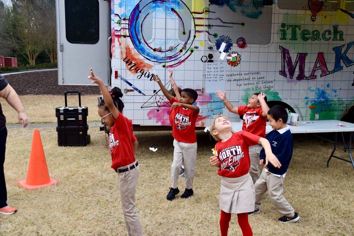 WoodwardAcademy's tweet photo. WN is hosting the iTeach MakerBus for our K-2nd graders today. They built flippers, catapults and made stopmotion animated videos. Students are engaged and learning more about STEAM!!!#Kennesaw #makerbus @woodwardacademy @wnlearns @namburar https://t.co/wzqVdLr77m