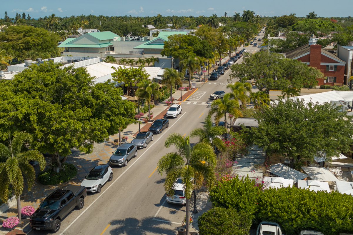 CollierGov's tweet photo. Explore #CollierCounty: Celebrate the Centennial where Naples began in the historic region of 3rd Street South.
#Collier100 https://t.co/bkBYPOwAt2 https://t.co/mwuVPwHk1q