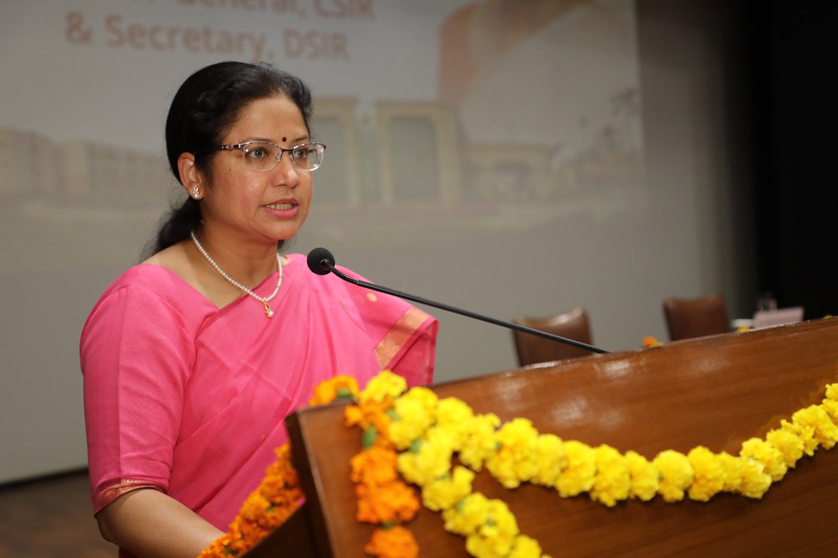 CSIR_CDRI's tweet photo. After felicitation of Honorable DG by @CSIR_CDRI #StaffClub, the program was concluded with vote of thanks by #DrShubhaShukla
@CSIR_IND @DrJitendraSingh @DrNKalaiselvi @IndiaDST @VigyanPrasar @PIB_India @PibLucknow @UPGovt @sandtdepartment @PTI_News @DDNewslive https://t.co/ZV07oNX9qm