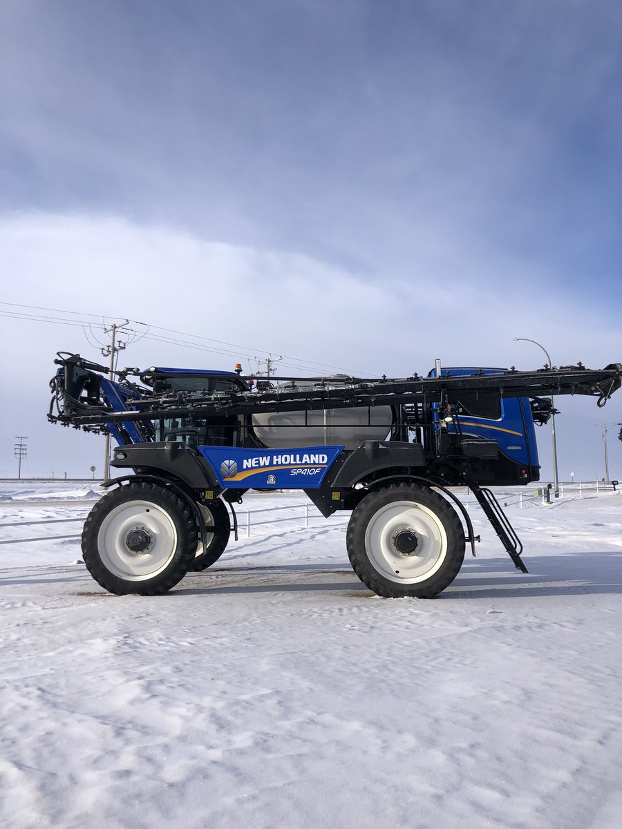 2021 New Holland SP.410F S.P Front Boom, 656 hrs, PT warranty to 05/26 or 1500hr, 1600g S/S tank, 120’ mono boom w/3way nozz, lux cab, Trimble 1050, intellispray sec control, rev fan, premium light, VF380/90R50
0% fin available OAC
Asking $569000
Dm or call/text 306 861 6838