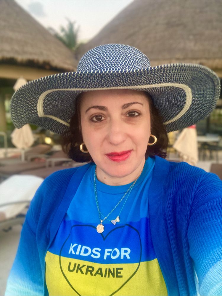 One Year.  May 2023 be the last one.

💙💛Wear Blue & Yellow to show your support. If you’ve got Merch w/slogans which show your support, wear it!
🙏🙏Take a pic, and post, using #IStandWithUkraine + #Kids4Ukraine, and tag @kidsforukraine
🇺🇦💙💛🙏🌻