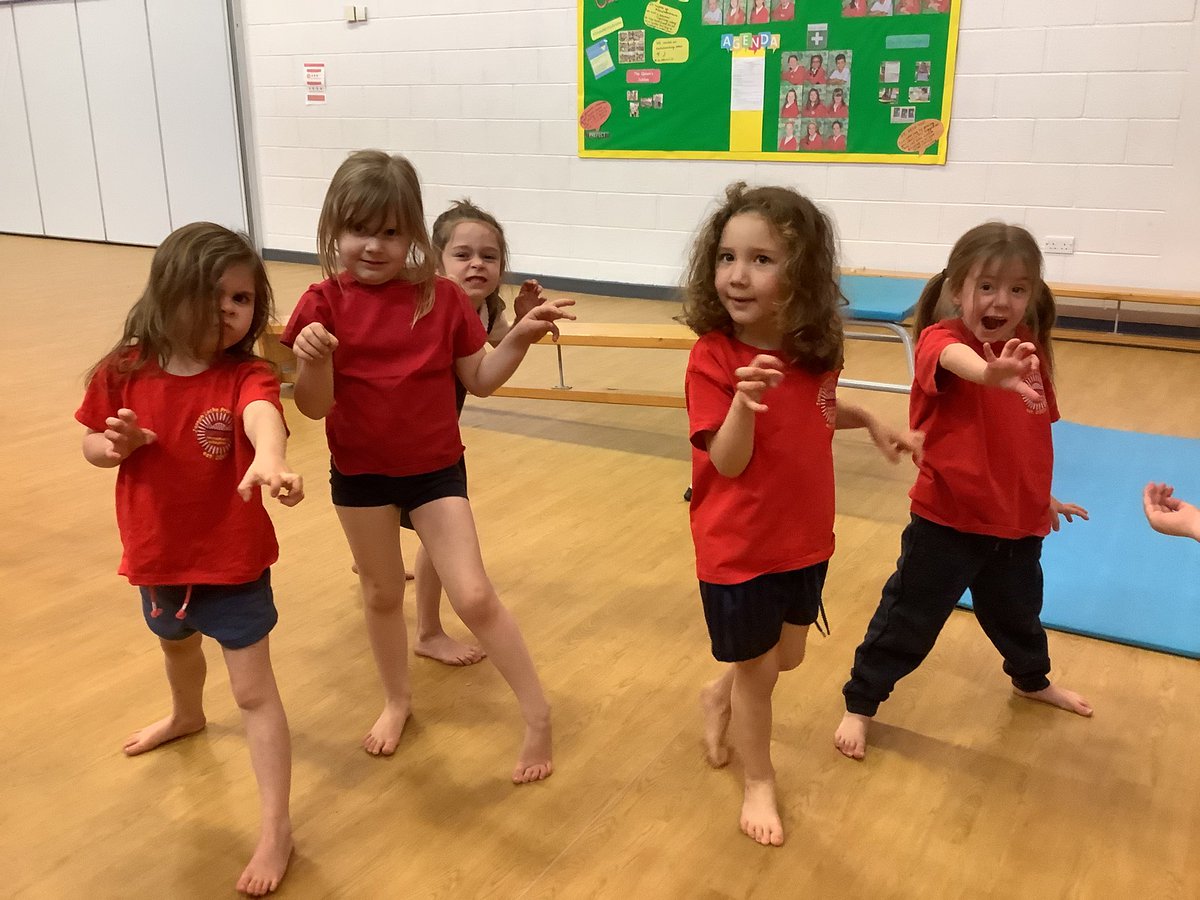 FS2Underthesea's tweet photo. Prowling like lions in PE today! https://t.co/xewJFD4rWl
