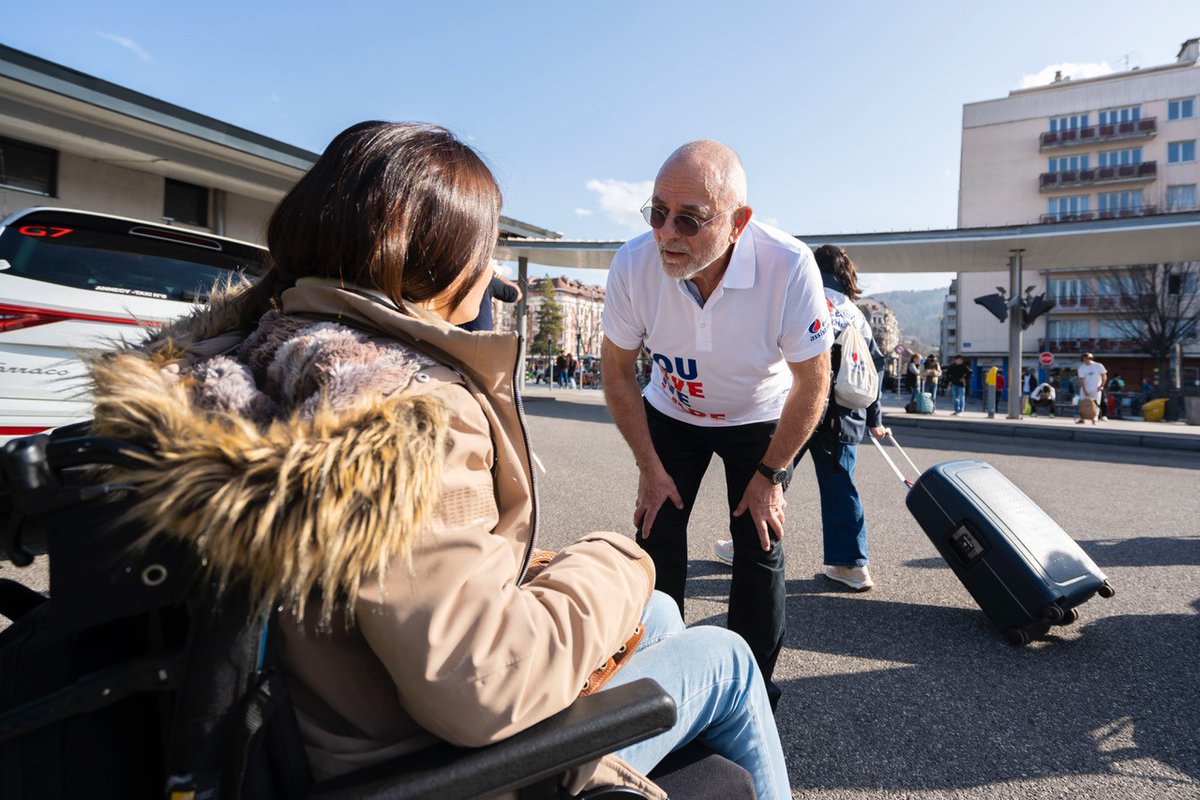 EA_FRA's tweet photo. 📢 Europ Assistance met en place un dispositif "Train des Neiges" pour rapatrier ses clients victimes d’accidents de #ski dans les Alpes.
Retour en images sur les premiers #rapatriements depuis Annecy jusqu'à Paris.
Plus d'infos ➡️ https://t.co/1dfS5MMzfE
#youlivewecare https://t.co/0M6LuufK5w