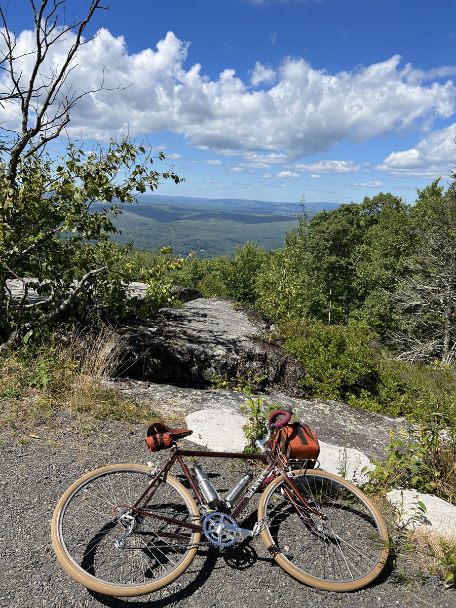 Velo_Orange's tweet photo. "A Wheeled Legacy"

Andy's story and connection with this particular Pass Hunter is extremely powerful. We have the whole post on our blog:

https://t.co/unC0jCEYk3 https://t.co/oxB7izkHlG