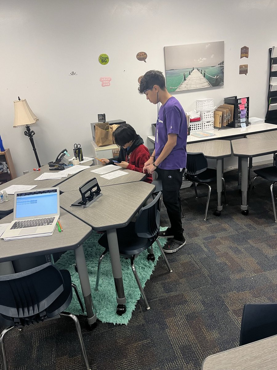I’ve got a teacher of the day helping out his peers. <a href="/HeritageBroncos/">Heritage Broncos</a> #proudtobeabronco