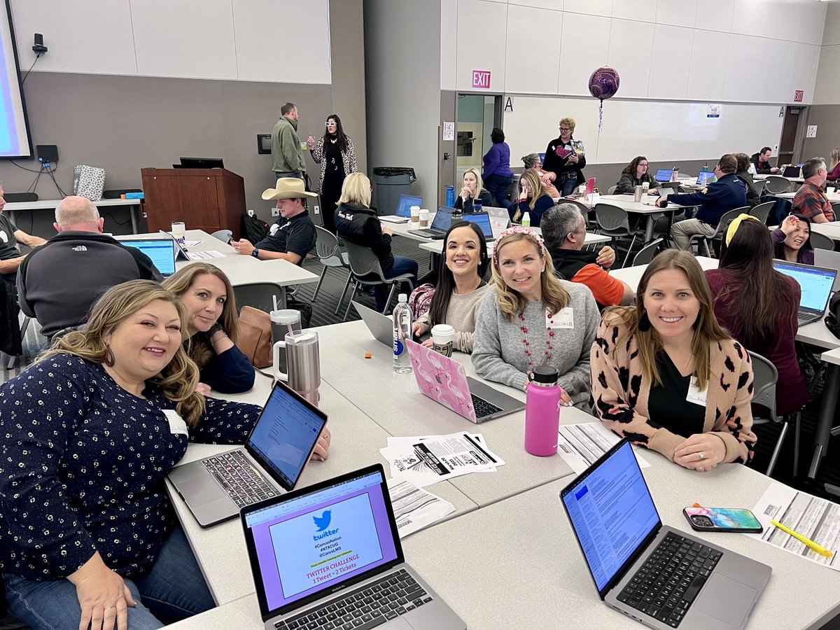 MrsAutumnRiley's tweet photo. Most of our @MISDDLTeam at #NTXCUG @URockEdu #edtech #digitiallearning 💖 https://t.co/sivzxI7AV6