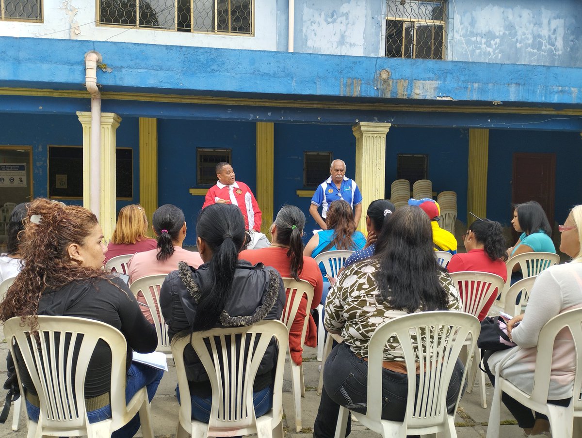 sinvema_DC's tweet photo. Asamblea de educadores delegados de Caracas con SITRAENSEÑANZA Y SINVEMA DC, para definir próximas acciones. https://t.co/KMpZMQ4syZ