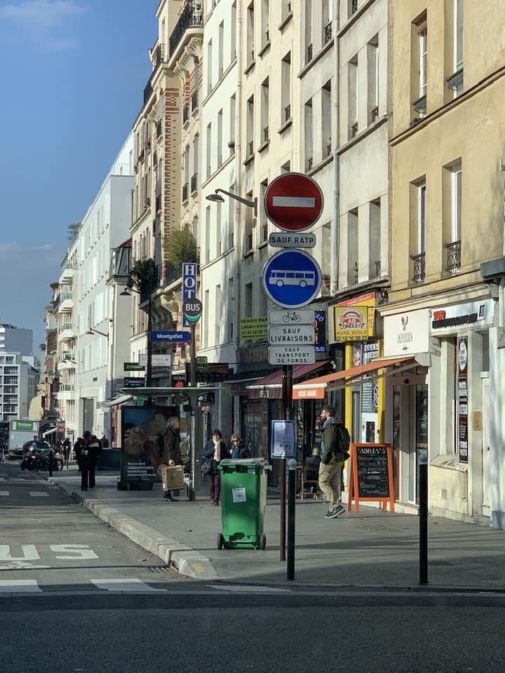 Jojo on Twitter "RT PolignacS Pareil rue de Charenton. Impossible d