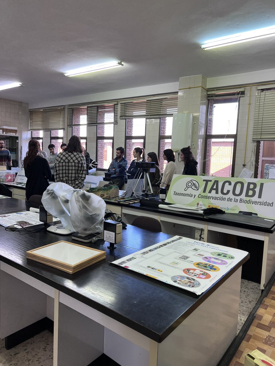 TACOBI_Unileon's tweet photo. En @TACOBI_Unileon hoy hemos pasado muy buen rato con nuestros colaboradores del #Master @FaunaFloray #Grado #Biologia #FCCBA, en el ensayo general #EscapeOut que hemos preparado para la edición de #Expociencia2023 de @unileon en su IV  edición: la próxima semana nos vemos. https://t.co/zCVrJO3z9V