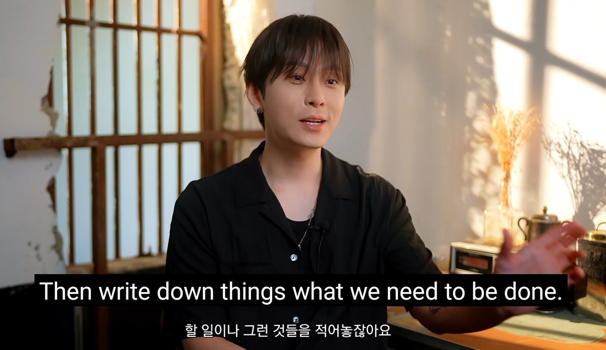seoblicious's tweet photo. yong comparing the beginning and end of a relationship to the way we use post-its was so interesting, a genius indeed 🫶 https://t.co/kmYECpe8EU