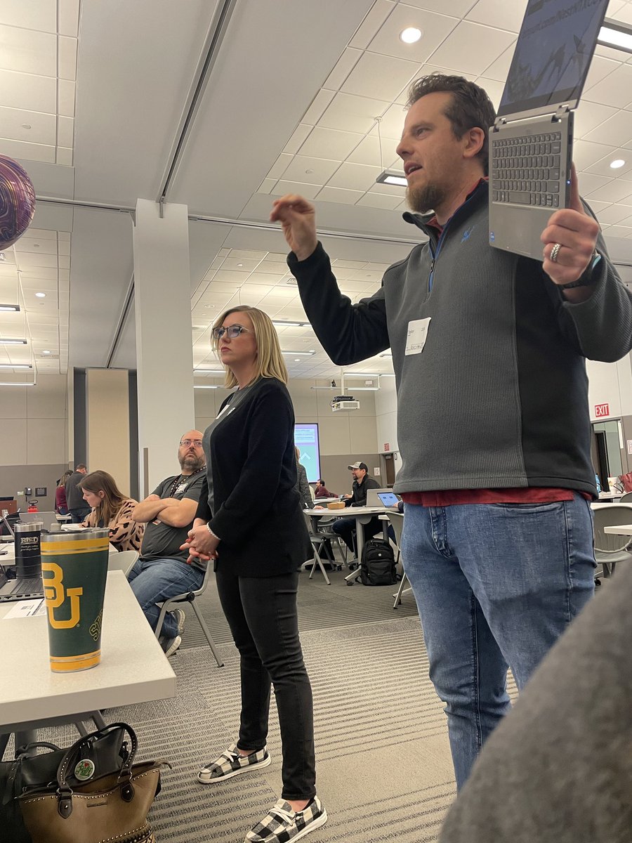 @TaylorHWilliams and @mathladygray sharing @ESCRegion11 #ntxcug during speedgeeking over Team Productivity, Communication, and organization. #birdvillenest @BirdvilleISD #bisdshines