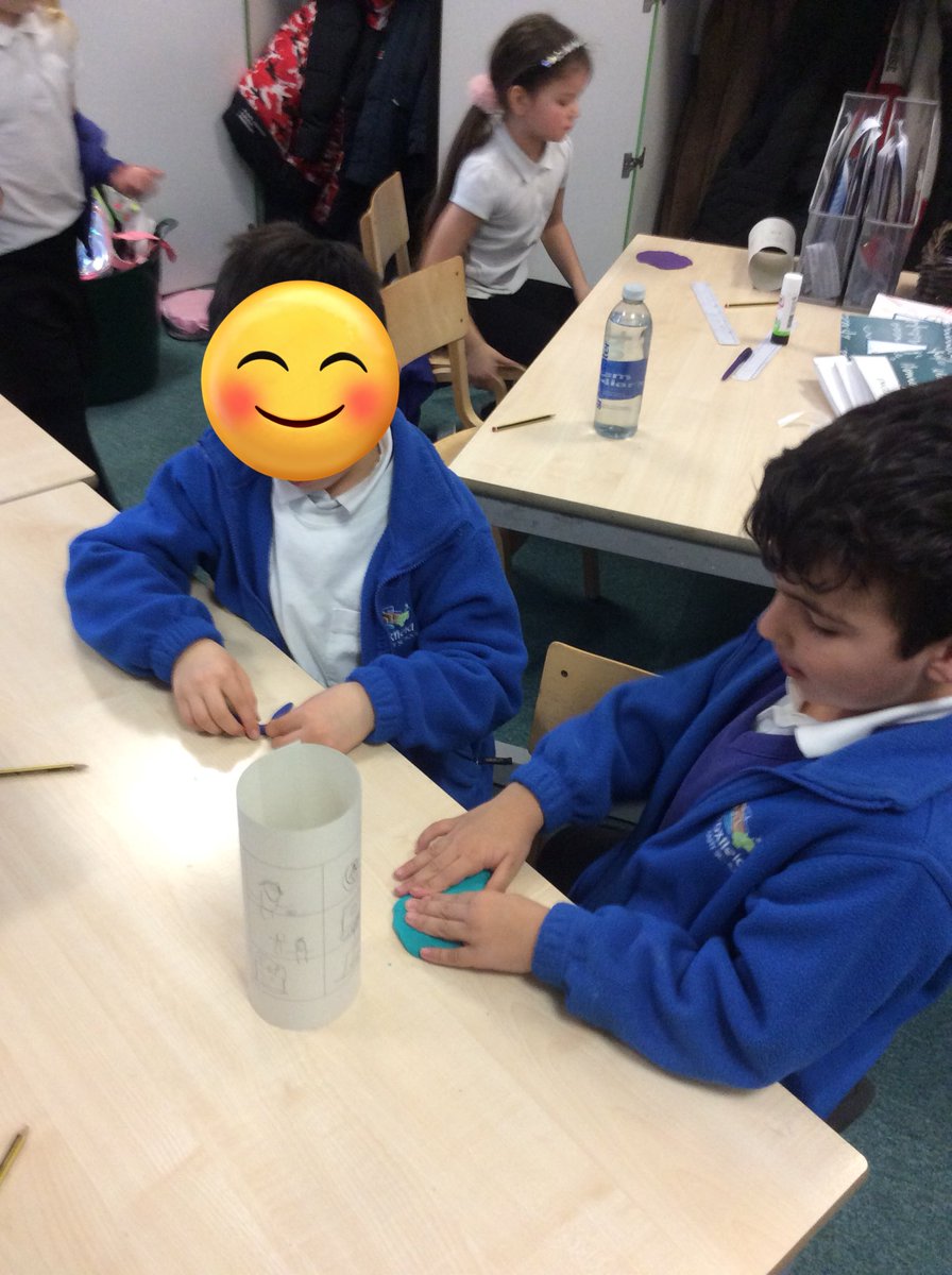 FoxfldPlum's tweet photo. Today we had a workshop on mental health and wellbeing.We learned how to show the values of love and kindness to each other through fun activities. https://t.co/CotgCjmdw9