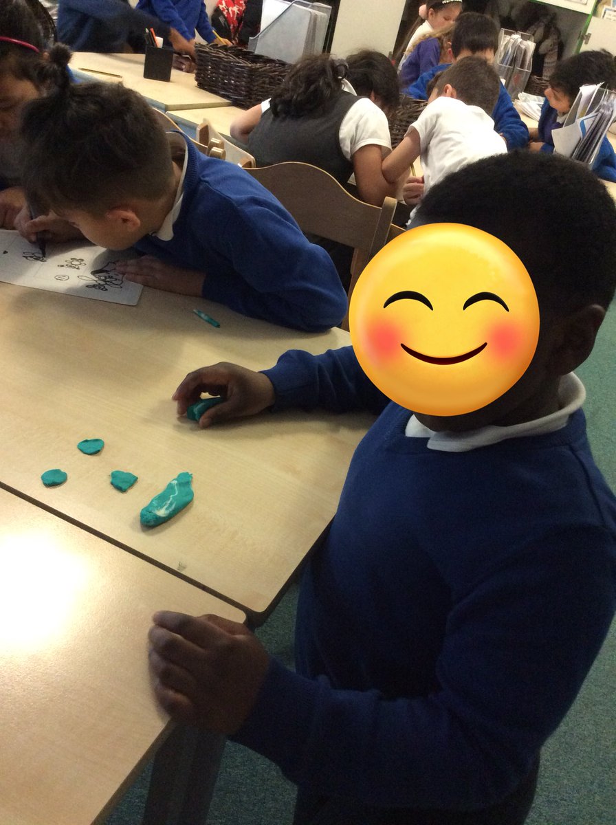 FoxfldPlum's tweet photo. Today we had a workshop on mental health and wellbeing.We learned how to show the values of love and kindness to each other through fun activities. https://t.co/CotgCjmdw9