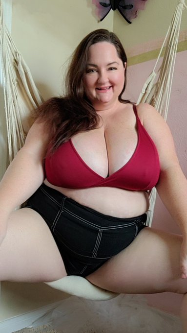 A bit of happiness for a manic monday! Have a great week!! Find the topless versions of these pics at<a href="/tag/mvsales"class="tags"><span>#mvsales</span></a>