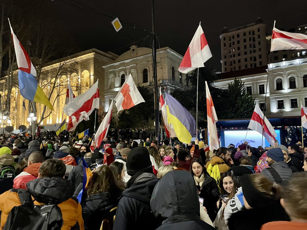 sonjaschiffers's tweet photo. #Tbilisi stands with #Ukraine 🇬🇪🇺🇦 #RussiaInvadedUkraine #УкраїнаПереможе https://t.co/a6CrrFWosD