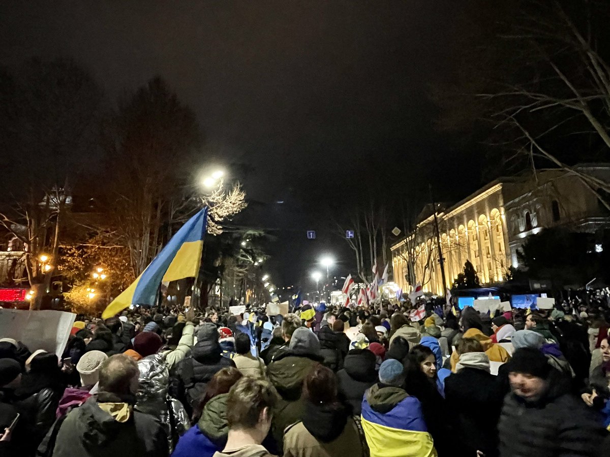 sonjaschiffers's tweet photo. #Tbilisi stands with #Ukraine 🇬🇪🇺🇦 #RussiaInvadedUkraine #УкраїнаПереможе https://t.co/a6CrrFWosD
