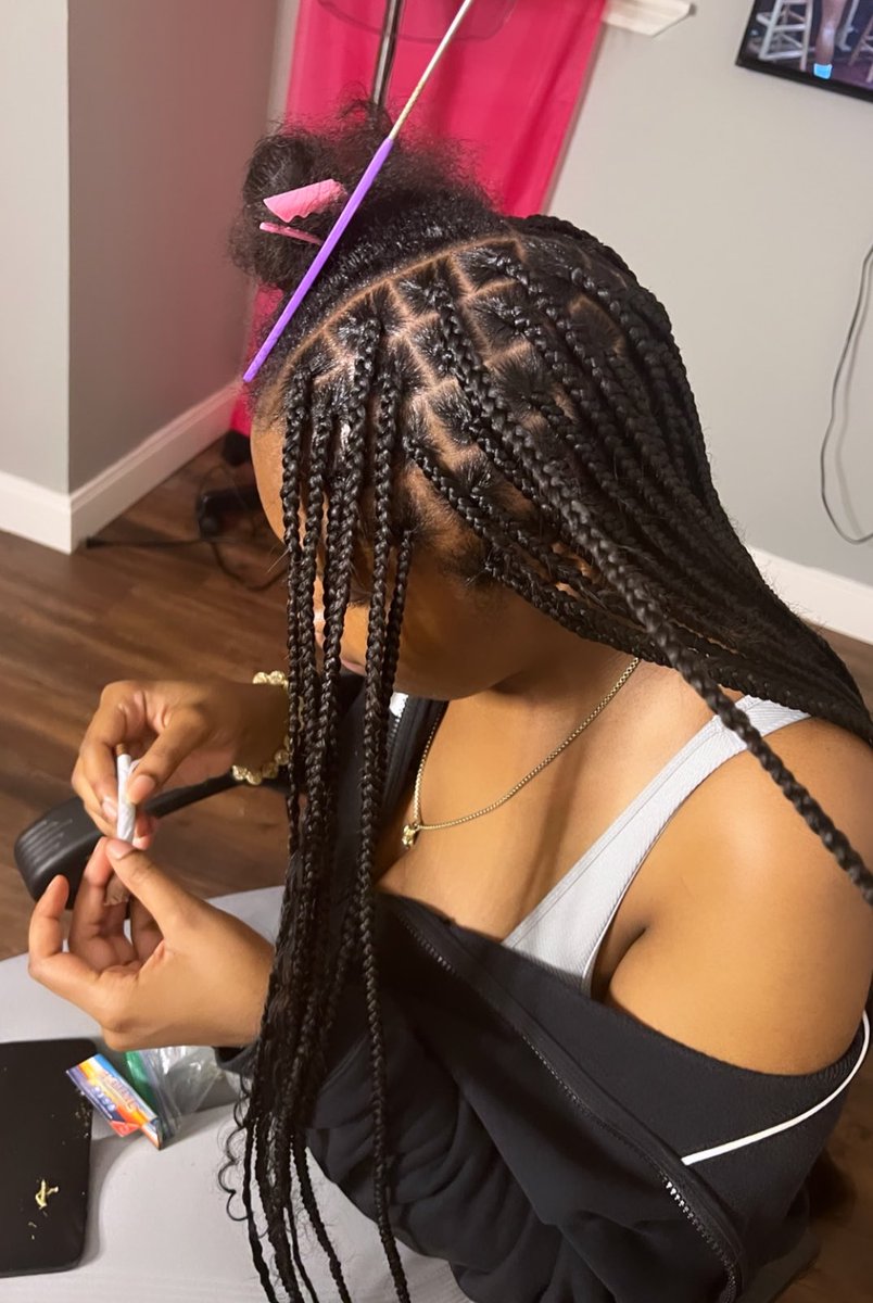 joy2rawww's tweet photo. Going to 4/20 friendly hairstylists>>> https://t.co/TUNOrpqM46