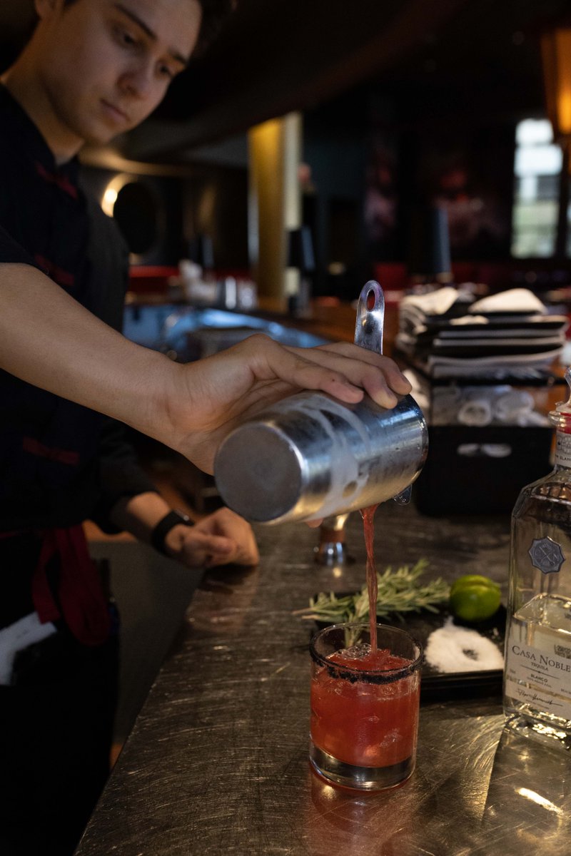 PFChangsCareers's tweet photo. We want to celebrate World Bartender Employee Appreciation Day today. Thank you to our hard-working and creative bartenders worldwide. Apply today at https://t.co/X3UMY0OY5i. #pfchangs #careers #worldbartenderday https://t.co/qeORPyy5LZ