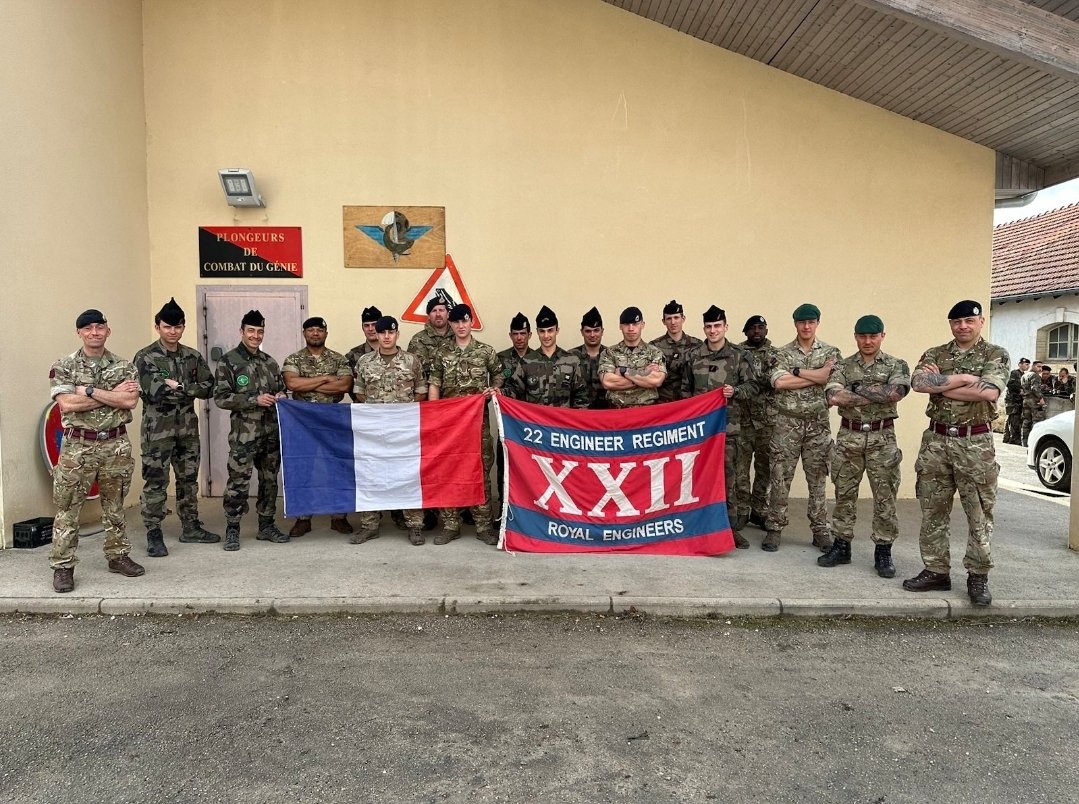 22EngrDiveTeam's tweet photo. More #interoperability for @22EngrRegt #ARMYDIVERS on Ex GAUL DIVE with @13RG_officiel and additional support from @26Dive &amp; @24CdoRE. Objectives included underwater navigation, profiling and recce with divers inserting via 2 man kayaks at night.
@MvrSp @8EngrBde @Proud_Sappers https://t.co/vorAvNHZHm