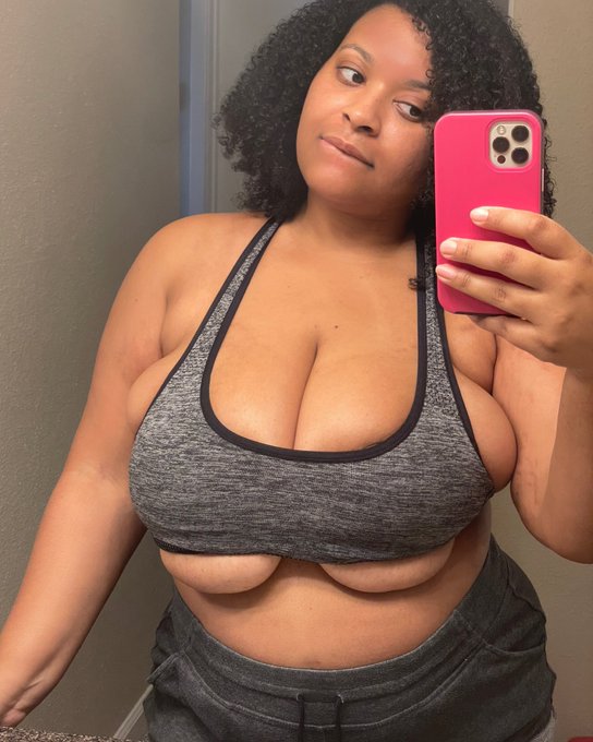 Workin on my fitness https://t.co/RfNsNeq8pl