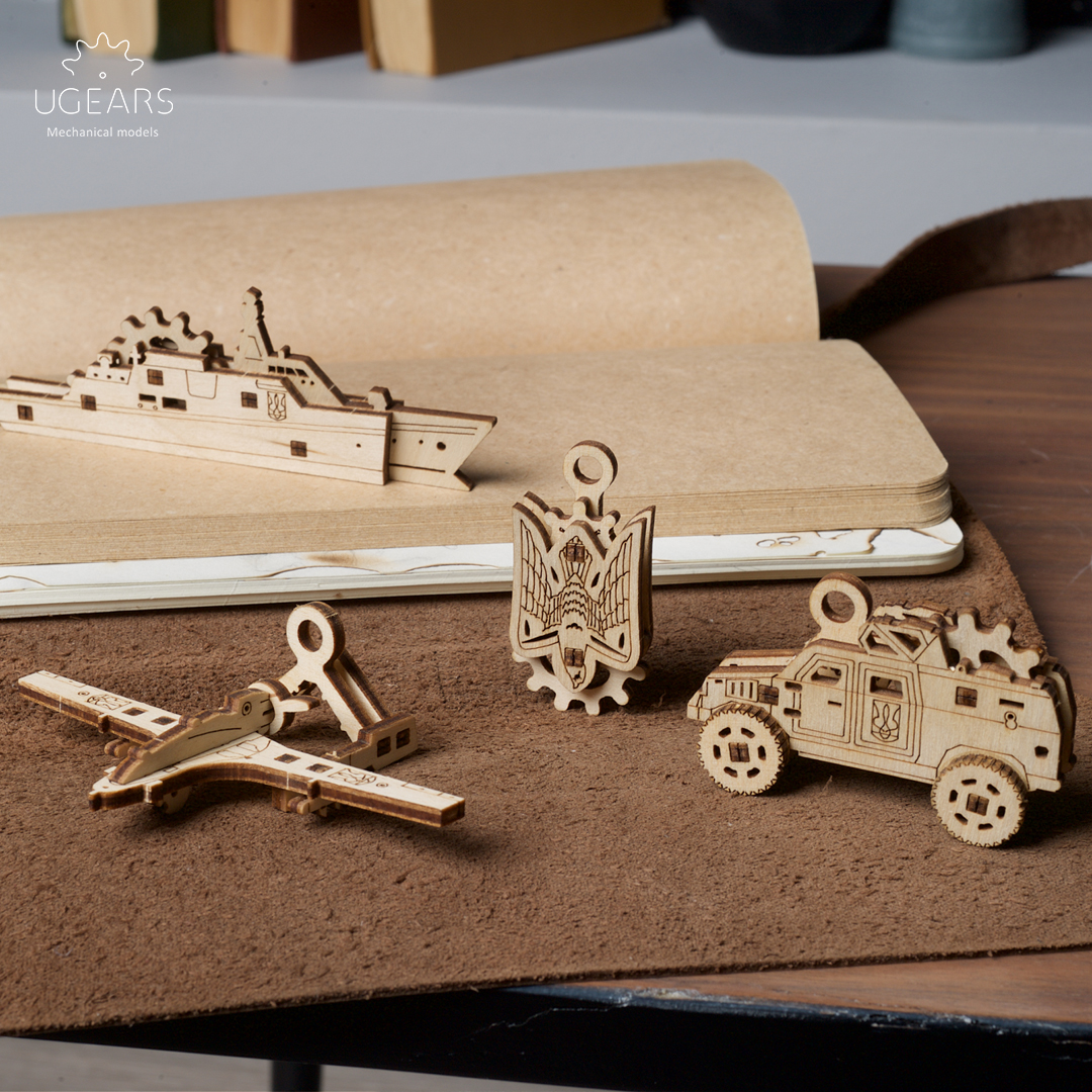 UGEARS_models's tweet image. THE NEW UGEARS #FIDGETS! The Bravery and Invincibility series of U-Fidgets from #Ugears celebrate some of the heroes defending Ukraine against the invader. These two new fidget sets each feature four small wooden figurines you assemble yourself, with simple mechanical elements.
