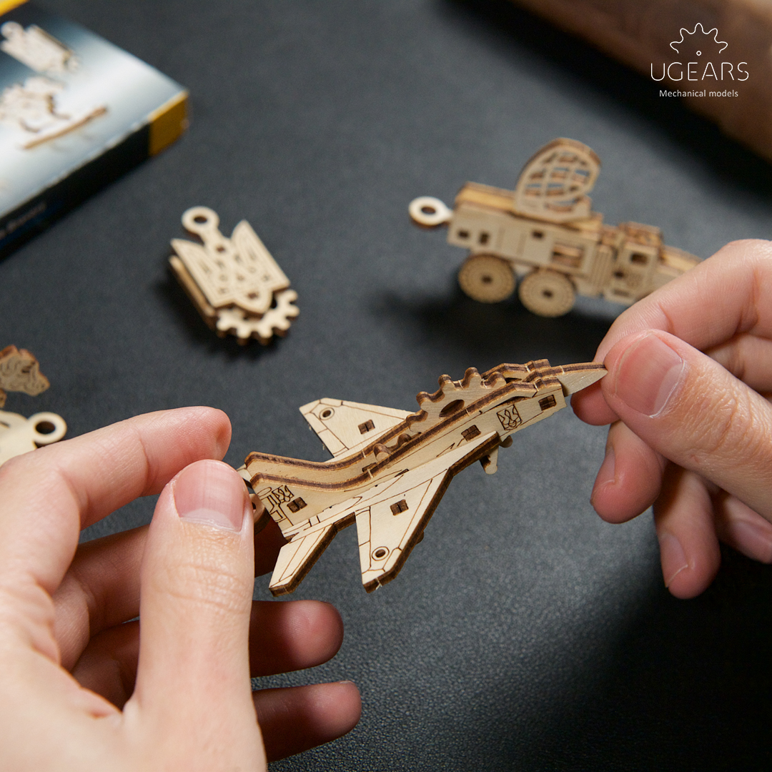 UGEARS_models's tweet image. THE NEW UGEARS #FIDGETS! The Bravery and Invincibility series of U-Fidgets from #Ugears celebrate some of the heroes defending Ukraine against the invader. These two new fidget sets each feature four small wooden figurines you assemble yourself, with simple mechanical elements.