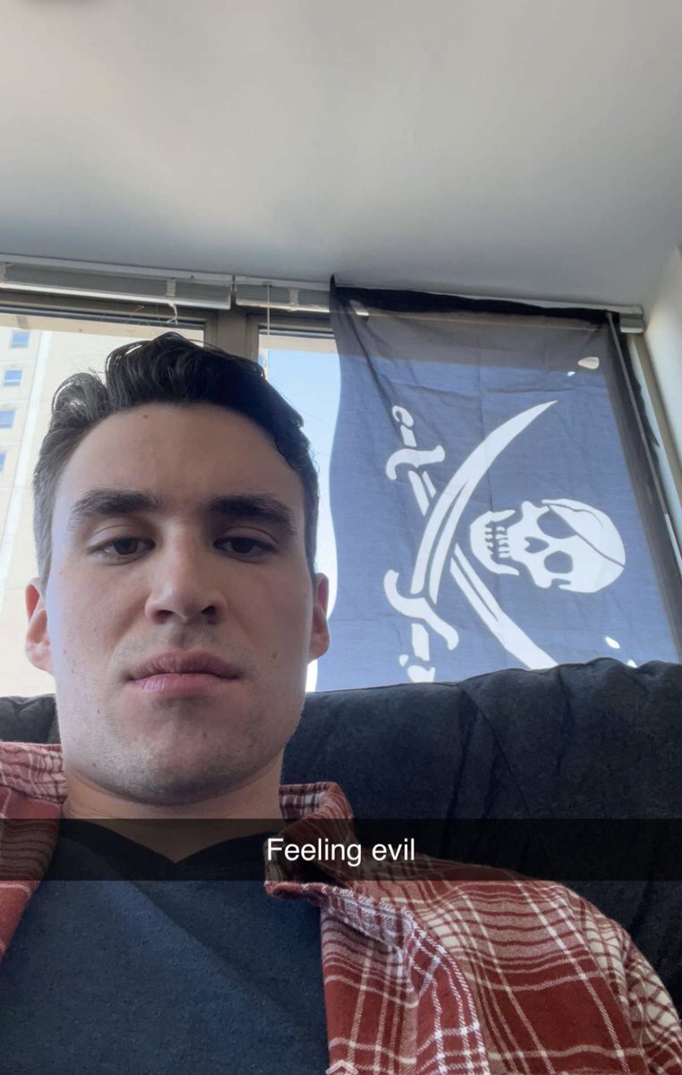 Bmal_Nosemaj's tweet photo. Friday mood https://t.co/EinQeF7pVQ