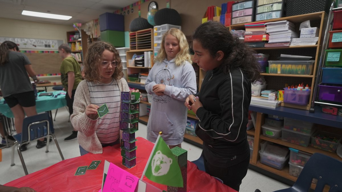 ProSolveEdu's tweet image. Teamwork makes the dream work  🤝

Students strengthen their communication and collective decision-making skills in this hands-on Radio Tower Challenge 😎

#StudentsOnAQUEST #ProSolve #4Cs #SEL