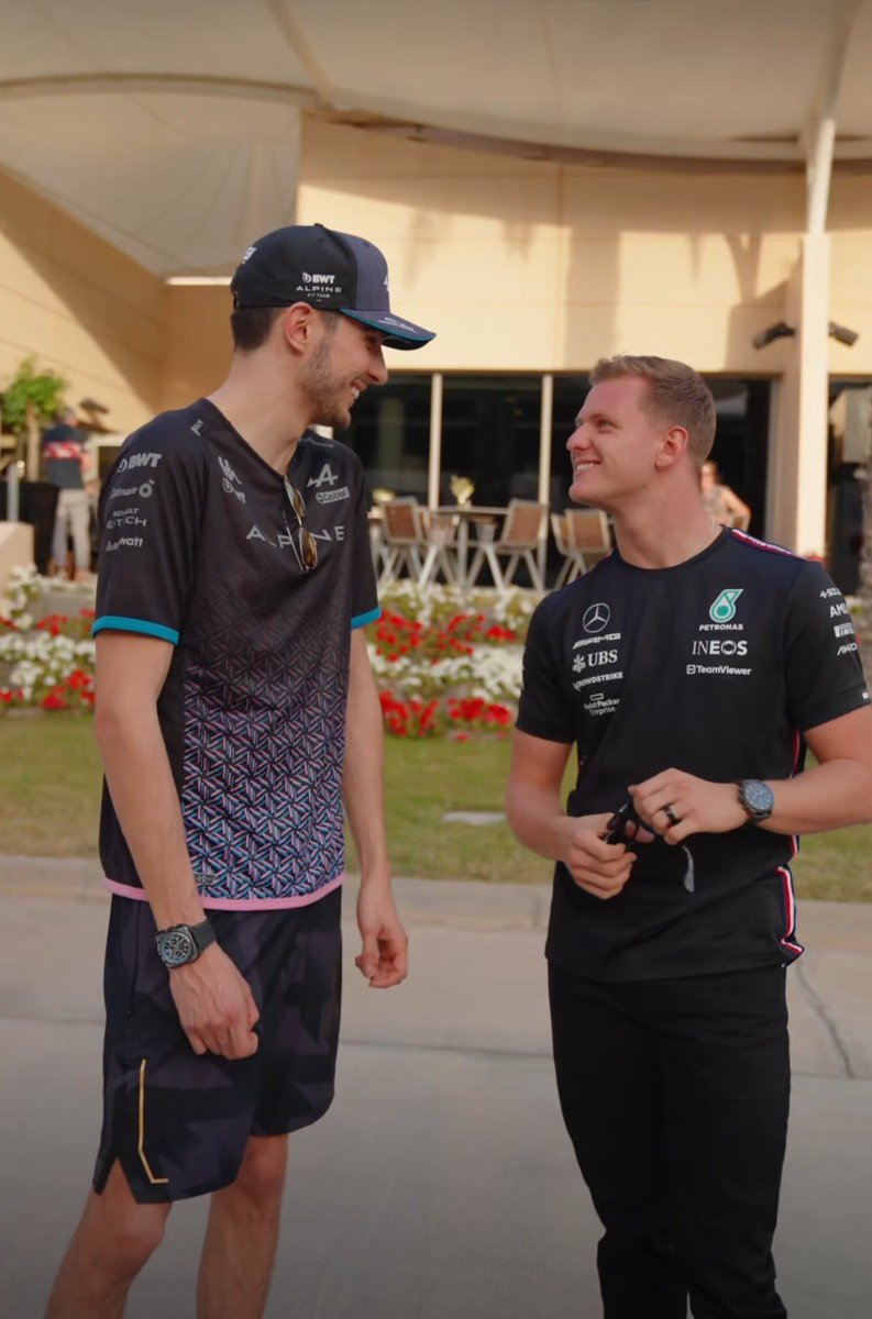 _itsnotlily's tweet photo. NO EVERYONE LOOK AT THEM THE WAY THEY LOOK?? HOW MICK LOOKS AT ESTIE🥹 https://t.co/9kzxOyuqeo