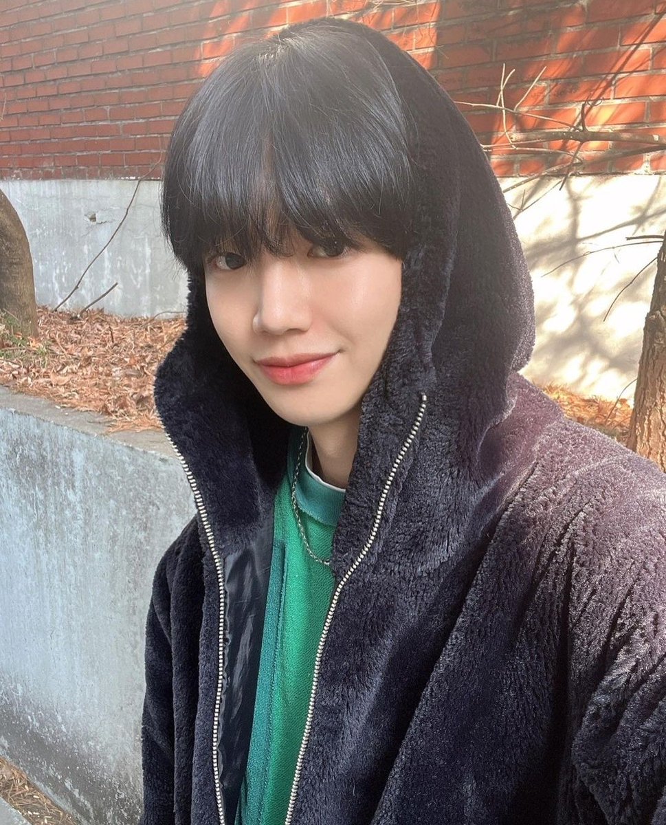 BringLYMBack's tweet photo. [230224] #WIUSTAGRAM @/y0ung_wiu 

Eng: 3 Bbangmin 🍅🍅🍅 https://t.co/lEKJy9uTUu