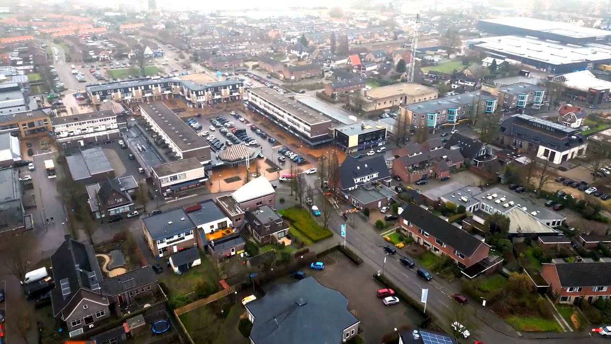 StudioRheden's tweet photo. Het dorpje Dieren in vogelvlucht  https://t.co/P8tTQK6XEK https://t.co/wYW1ZXxBAT