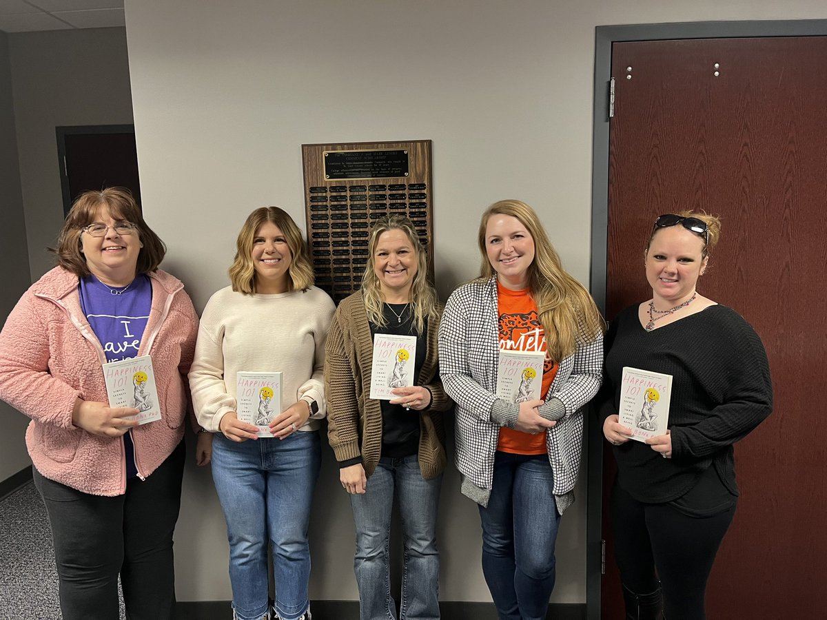 StClairROE's tweet image. A positively great Friday with @TimJBono 
Congratulations to our book winners!
#positivepsychology
#happiness101
#roe50ignites