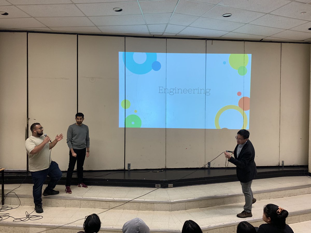 #TFSS students are learning about engineering programs at @uoftengineering with @tfssib grads Aseer & Saksham and @UofTEngDean Chris Yip.
