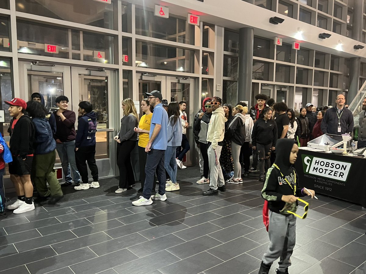 MissScottGU's tweet photo. Yesterday was a busy day for Meriden GU! Take a look at the College and Career Fair at Platt HS last night. Thanks to all of our families and community members who were in attendance! https://t.co/hKFi07PybE