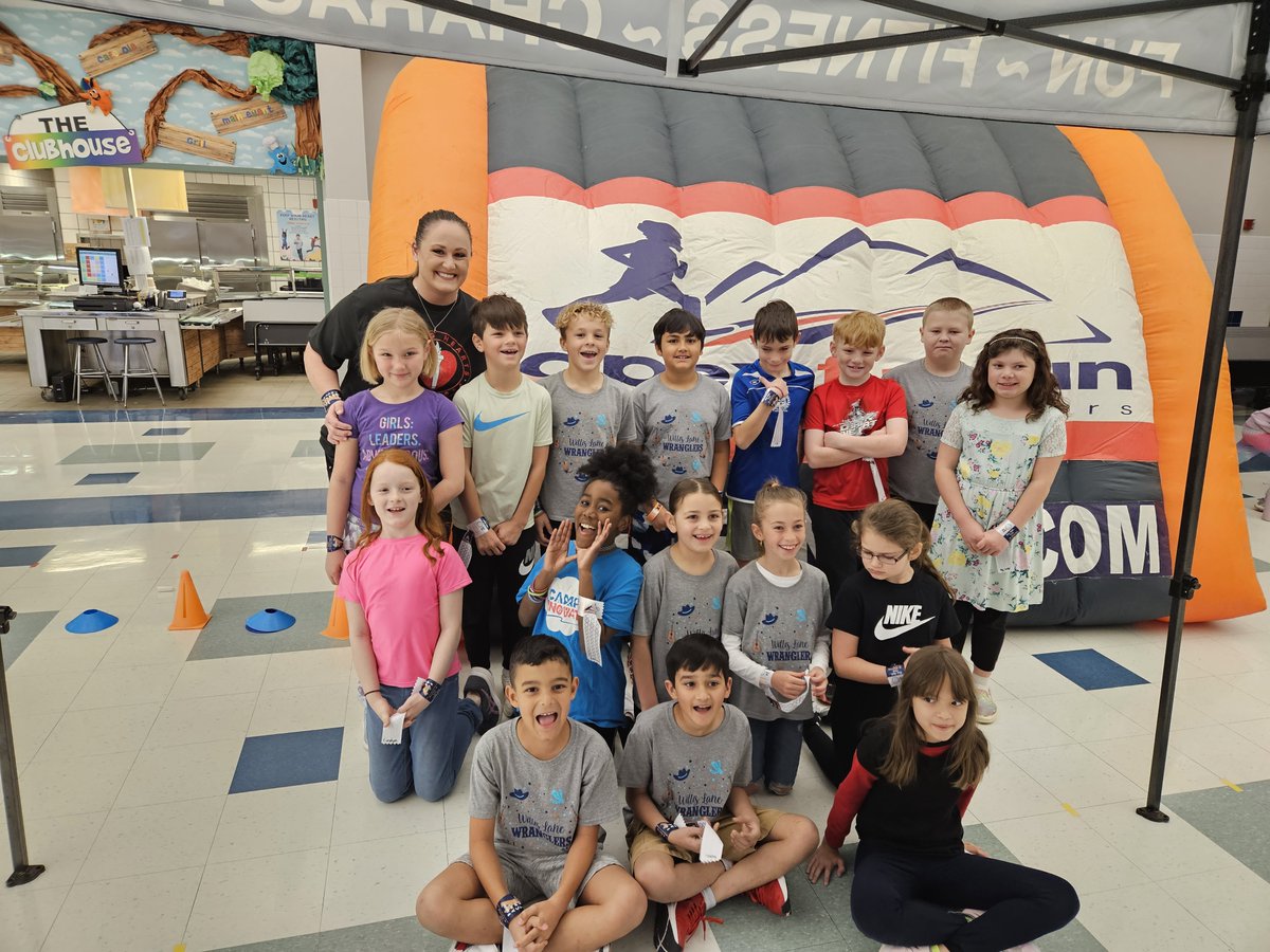 willis3rdgrade's tweet photo. APEX fun run!! https://t.co/e2te92OdvW