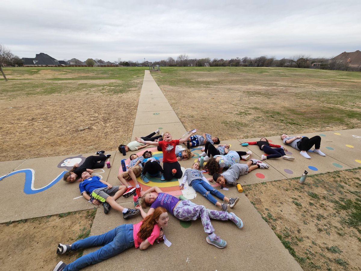 willis3rdgrade's tweet photo. APEX fun run!! https://t.co/e2te92OdvW