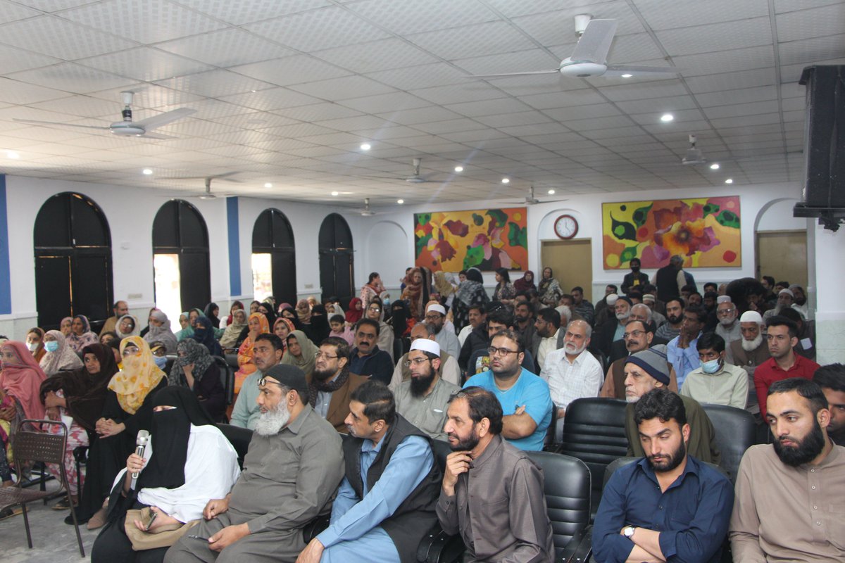 Patients (Members) families met the expert for the betterment of their Members and counseling session of families for treating their patients

#meettheexpert #fountainhouse #familycounseling