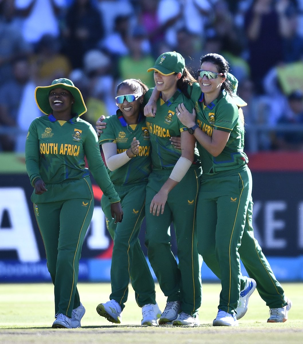 SuperSportTV's tweet photo. Laura Wolvaardt
Tazmin Brits
Marizanne Kapp
Chloe Tryon
Nadine de Klerk
Sune Luus
Anneke Bosch
Sinalo Jafta
Shabnim Ismail
Ayabonga Khaka
Nonkululeko Mlaba

𝐑𝐞𝐦𝐞𝐦𝐛𝐞𝐫 𝐭𝐡𝐞𝐬𝐞 𝐧𝐚𝐦𝐞𝐬! 👏🇿🇦

#HereForHer | #SAvENG https://t.co/LeUT5SB6lw