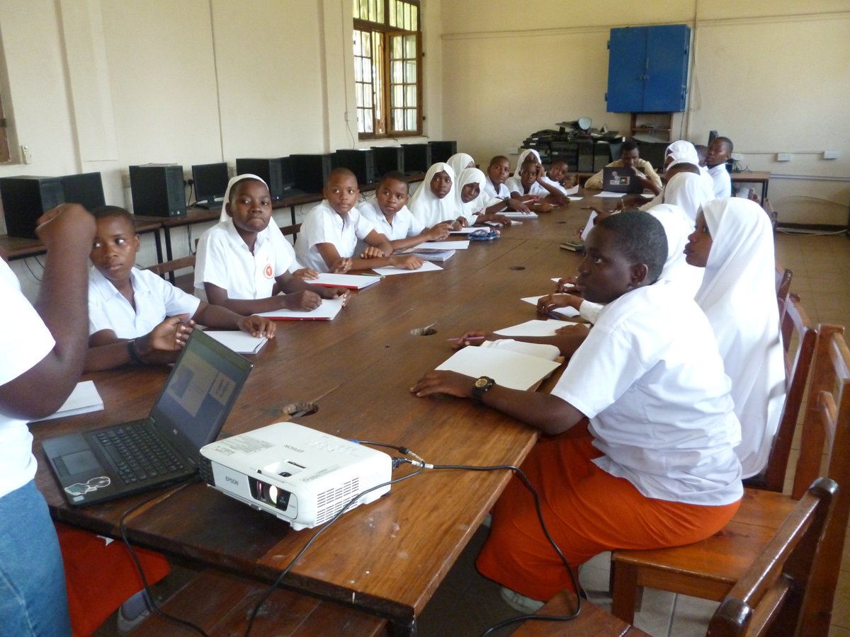 Y4CLab's tweet photo. The revolution continues! #SmartGirlsInICT is igniting a fire in the hearts of young women with Human-Centered Design training for secondary students. @ITU @smartgirlzinict @UNICEFTanzania #EmpoweringWomenInTech https://t.co/CNy4sLKQO6