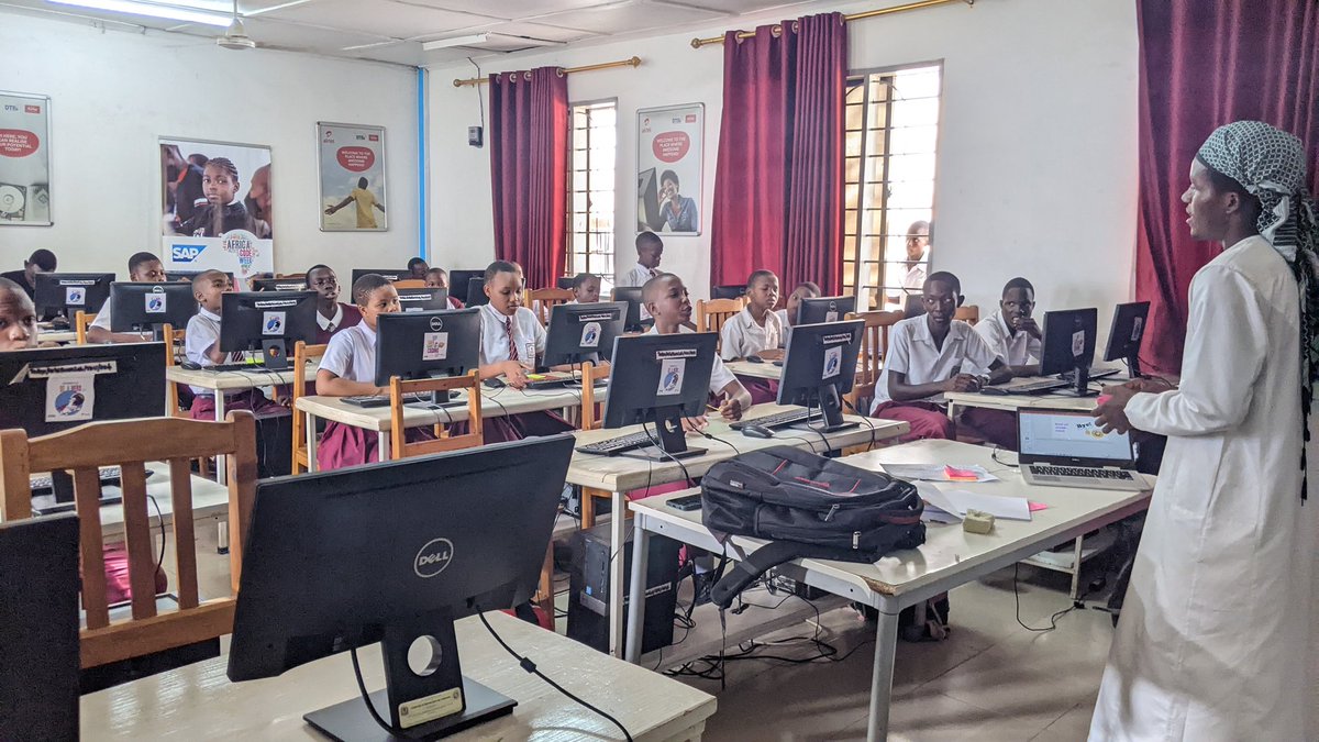 Y4CLab's tweet photo. The revolution continues! #SmartGirlsInICT is igniting a fire in the hearts of young women with Human-Centered Design training for secondary students. @ITU @smartgirlzinict @UNICEFTanzania #EmpoweringWomenInTech https://t.co/CNy4sLKQO6