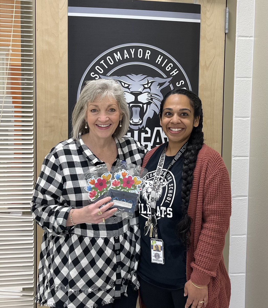 Diana Ely (@dianaely1) on Twitter photo Started my day <a href="/NISDSotomayor/">Sotomayor High School</a> w/ the fabulous Crystal Ninan-Young who graciously donated 2 Amazon gift cards to the annual CLASS conference.  She used to attend but now is a teacher and wanted to give back. Love her ❤️!@SotomayorSpecEd <a href="/NISDTeachLearn/">NISD Teaching & Learning</a> Started my day <a href="/NISDSotomayor/">Sotomayor High School</a> w/ the fabulous Crystal Ninan-Young who graciously donated 2 Amazon gift cards to the annual CLASS conference.  She used to attend but now is a teacher and wanted to give back. Love her ❤️!@SotomayorSpecEd <a href="/NISDTeachLearn/">NISD Teaching & Learning</a>