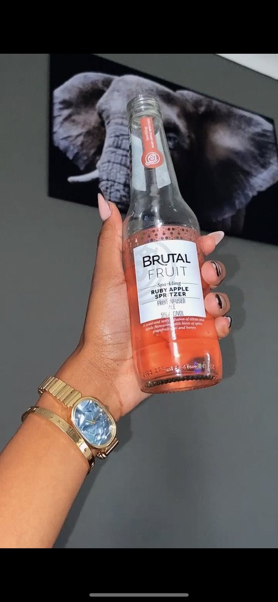 mandisa_toli's tweet photo. @brutalfruitsa #TGIF 
#YouBelong 🥂 https://t.co/4J5Y5b6tGh