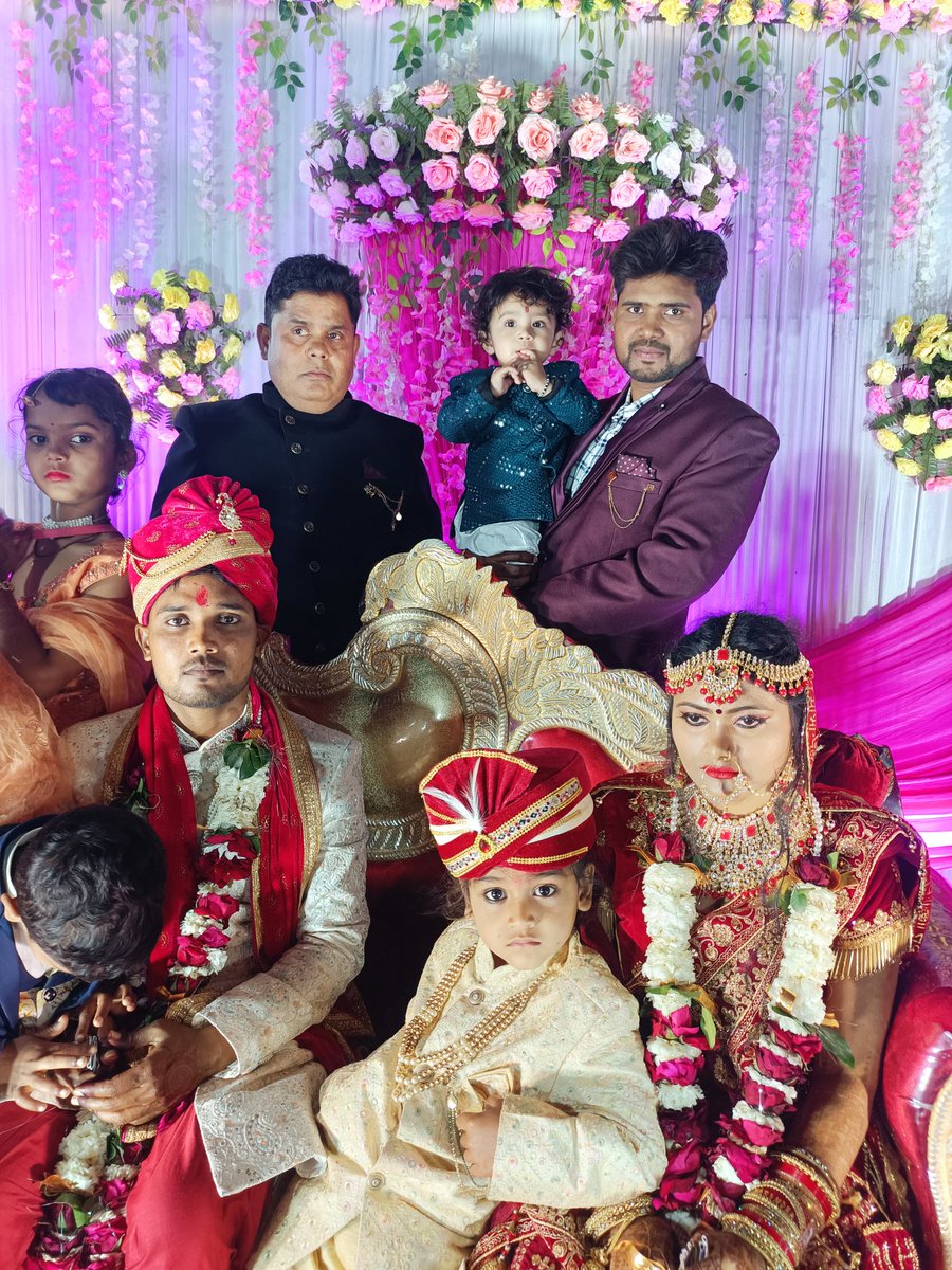 imcricverma's tweet photo. #Cousin_Wedding #Family #Maa #Love #Rudransh
❣️❣️❣️❣️❣️
😘😘😘😘😘 https://t.co/9m95cxulge