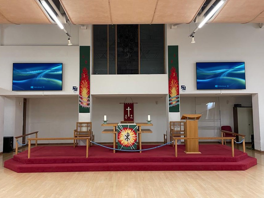 AVXpertLimited's tweet photo. Our recent Display System Instalation at @BarHillChurch in #BarHill has made a big difference to congregation participation.
We love the look of these 86" @Hisense Commecial displays on either side of the altar.
#AV #AVxpert #AVinstallations #AudioVisual #Cambridge https://t.co/9FGeAsMhOb