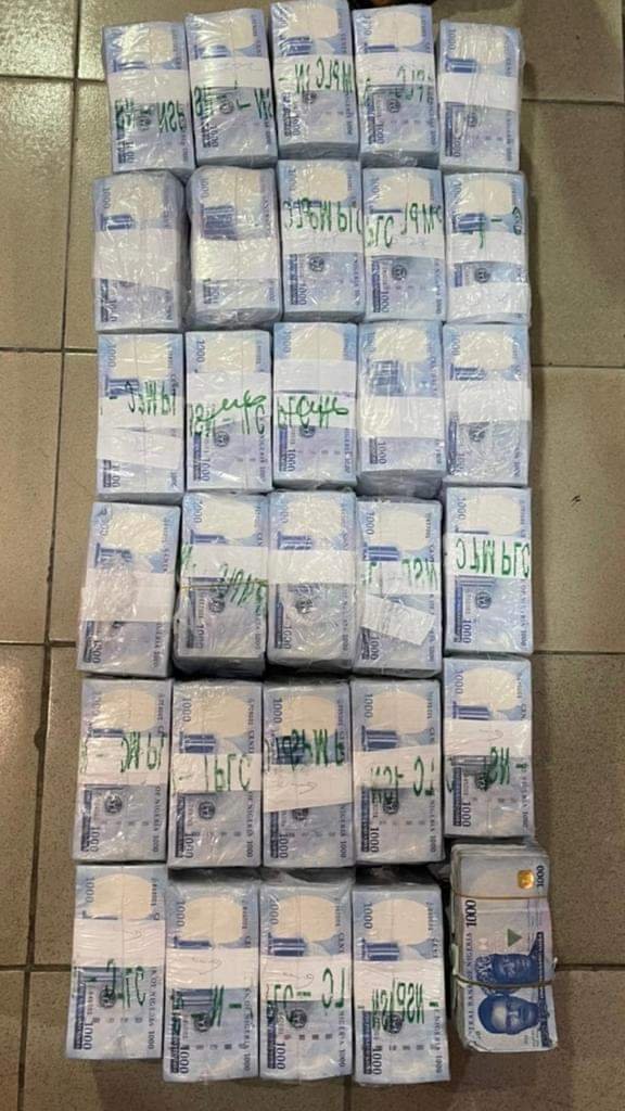 BREAKING: EFCC Intercepts N32.4m New Notes 'Meant For Vote-Buying In Lagos'
channelstv.com/2023/02/24/efc…